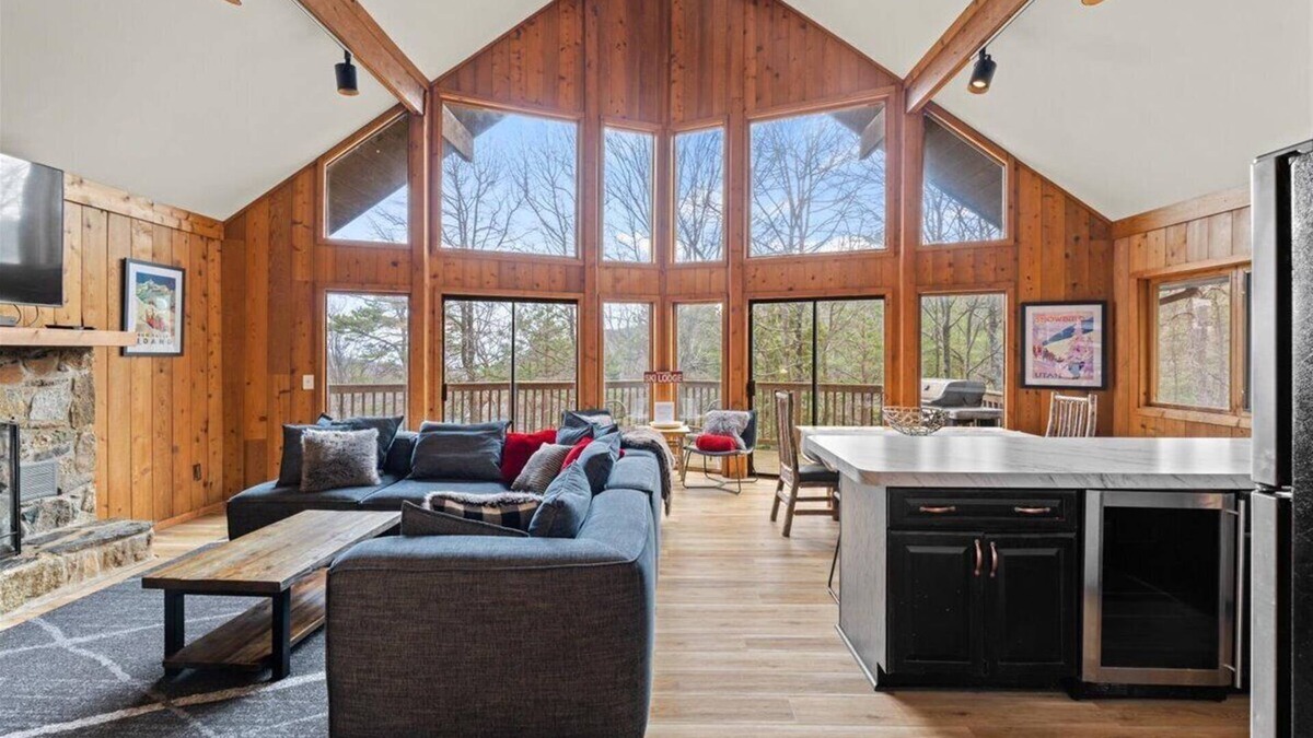 McGaheysville Ski Chalet | FREE POOL ACCESS - Stunning Snowbird Lodge at Massanutten Resort