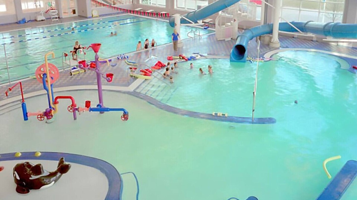 Port Huron Apartment | Free Pool and Gym Fits 7 by YMCA - Upstairs