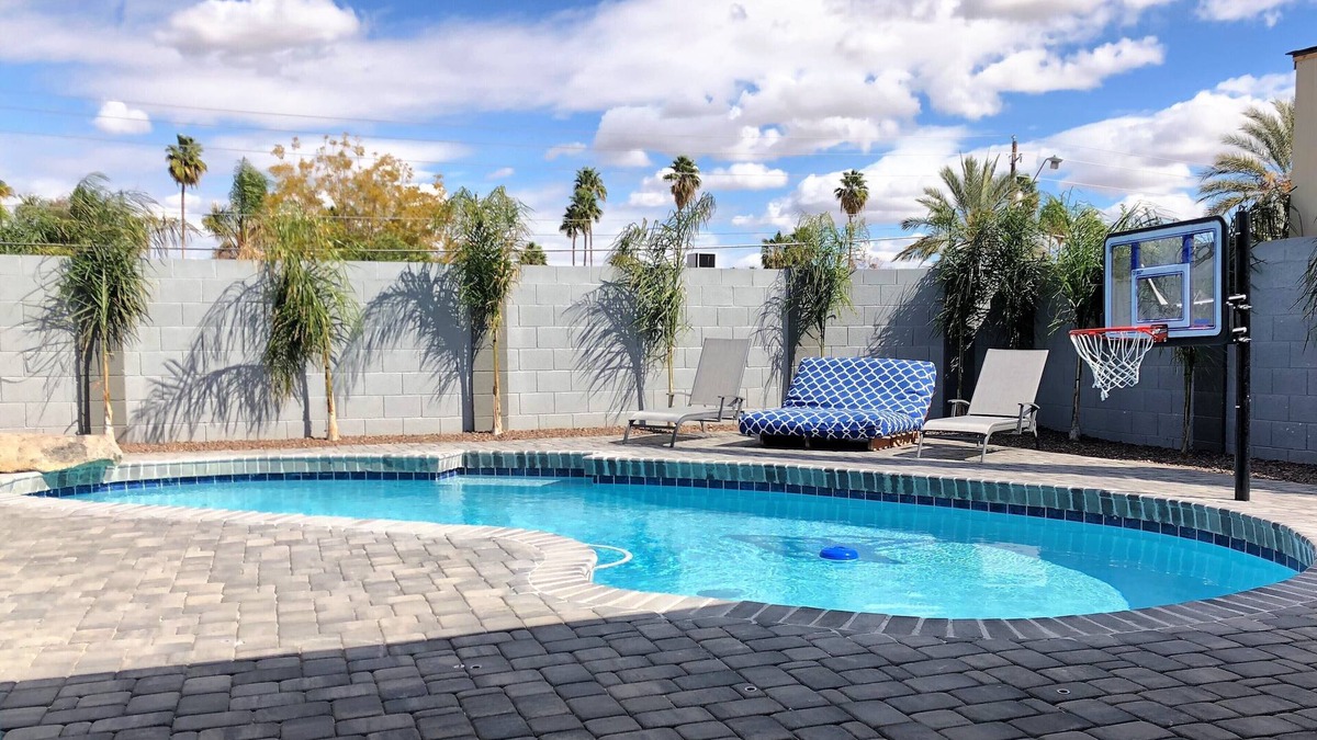 Covey House | Free Pool Heat! Hot tub, Fire Table, Amazing backyard, RV Parking!