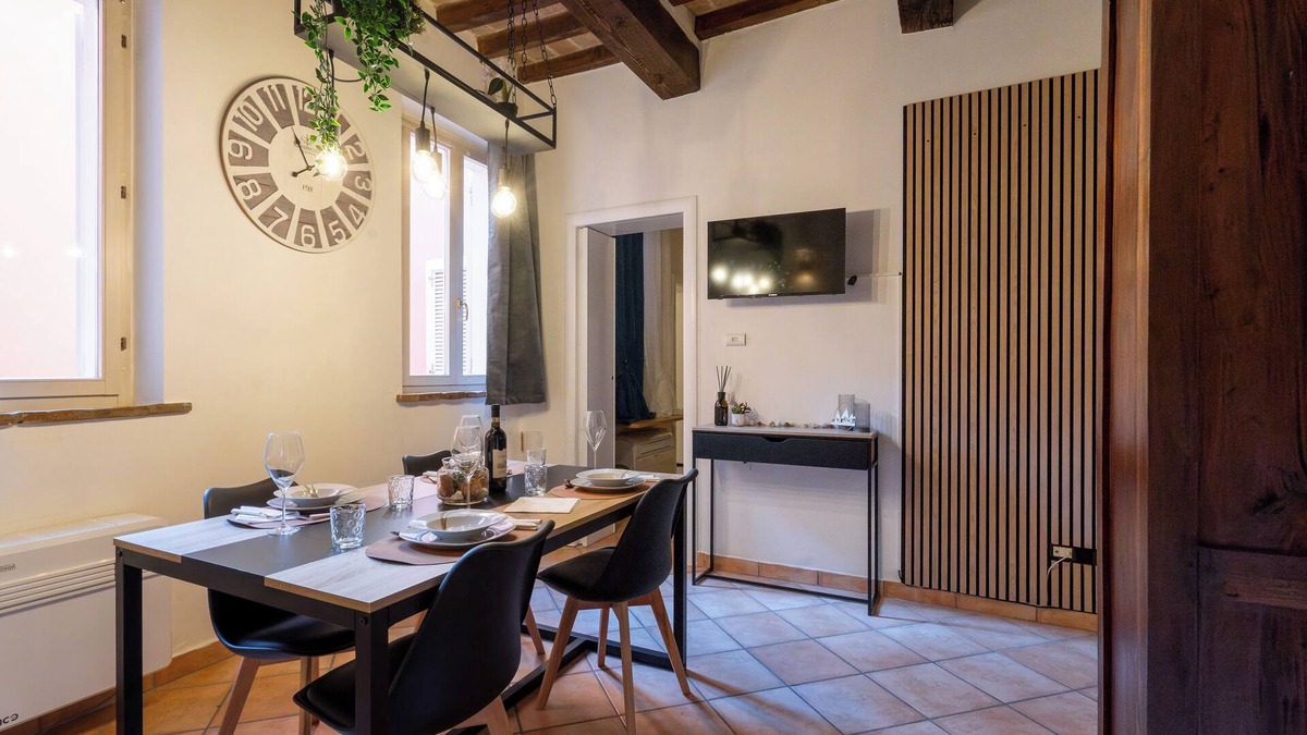 Parma City Centre Apartment | FREEDOM INDUSTRIAL CENTRALLY LOCATED FOR FAMILIES AND WORKERS