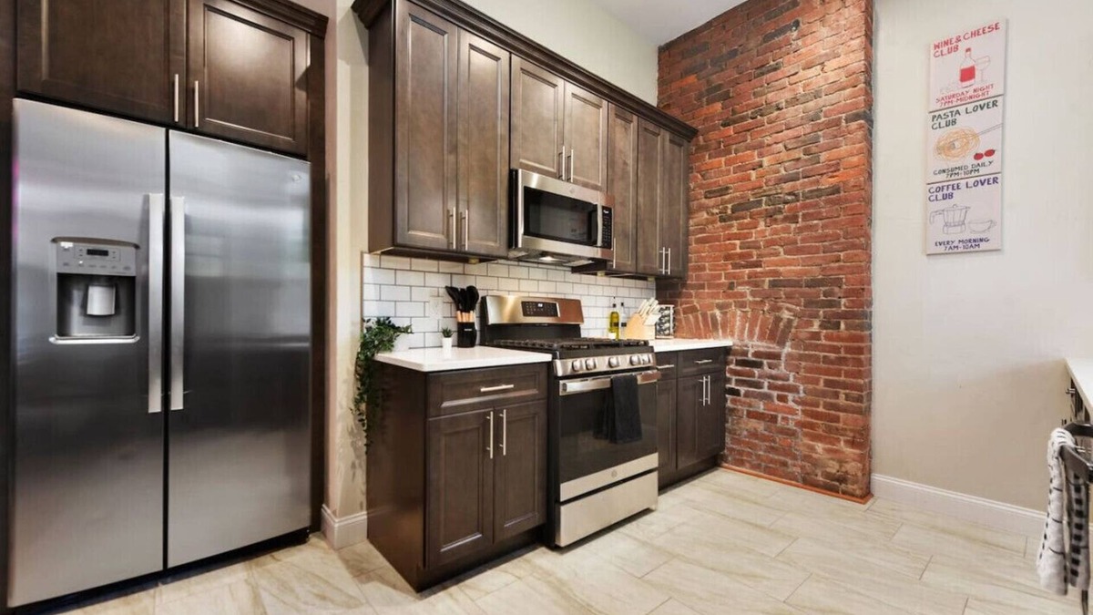 Point Breeze North Apartment | FreeParking+BBQ+Netflix Near Shops in East Liberty