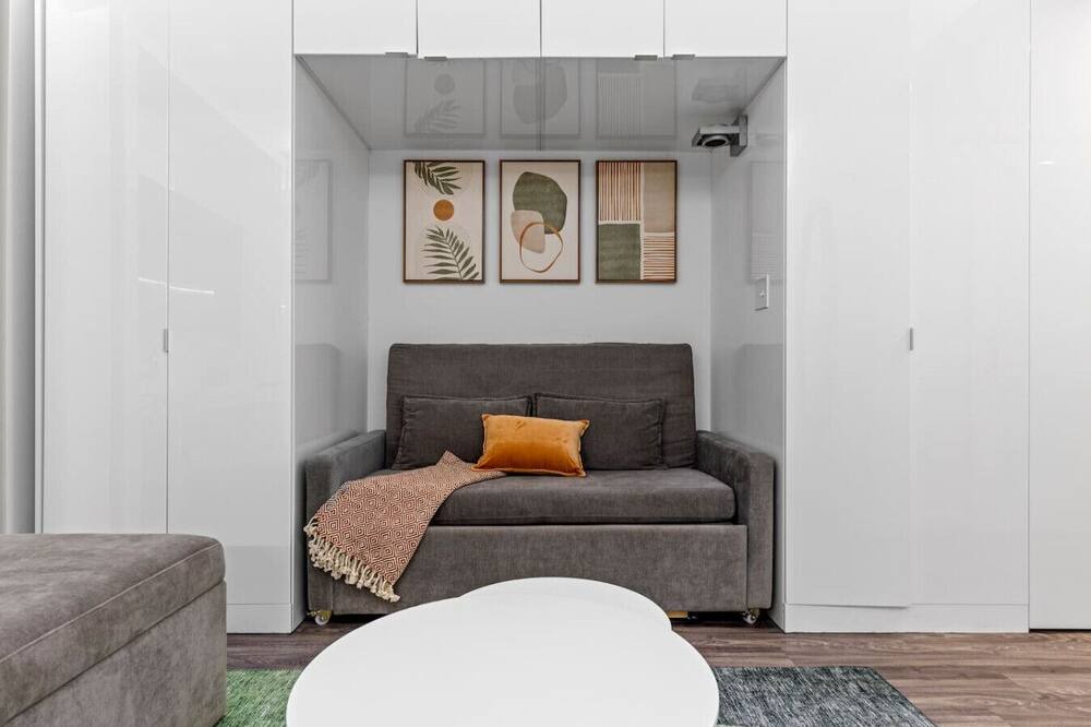 Cleveland Apartment | FreeParking+NearMusuems+LittleItaly+Rooftop