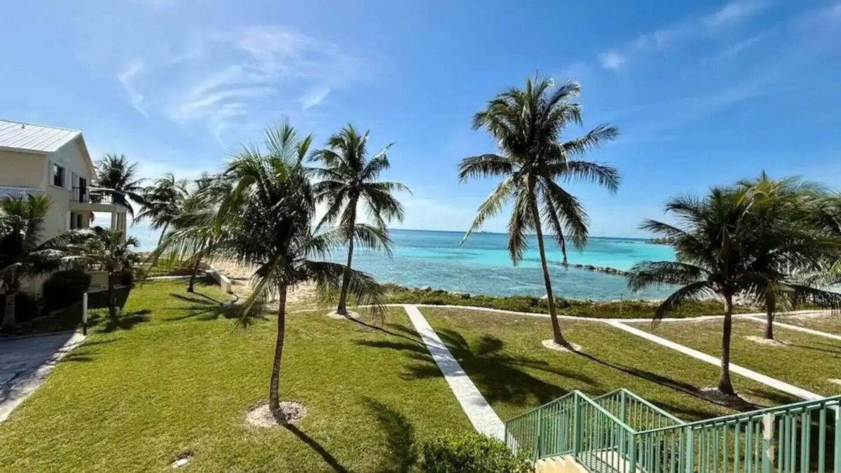 Bahamas Terrace House | Freeport Luxury Oceanfront Home w/Community Pool