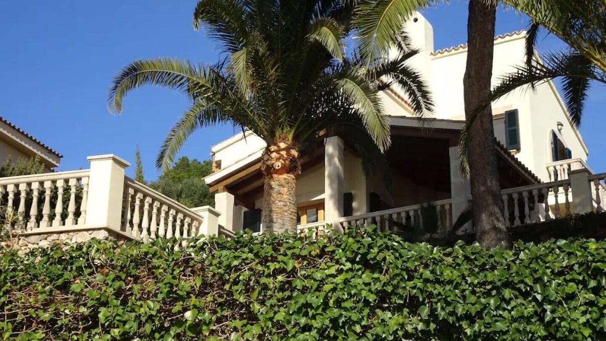 Alcanada House | Freistehende Villa mit Pool, 3 Sonnenterrassen, Garten, Auffahrt für PKW