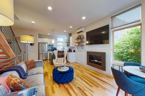 Fremont House | Fremont Skyline View