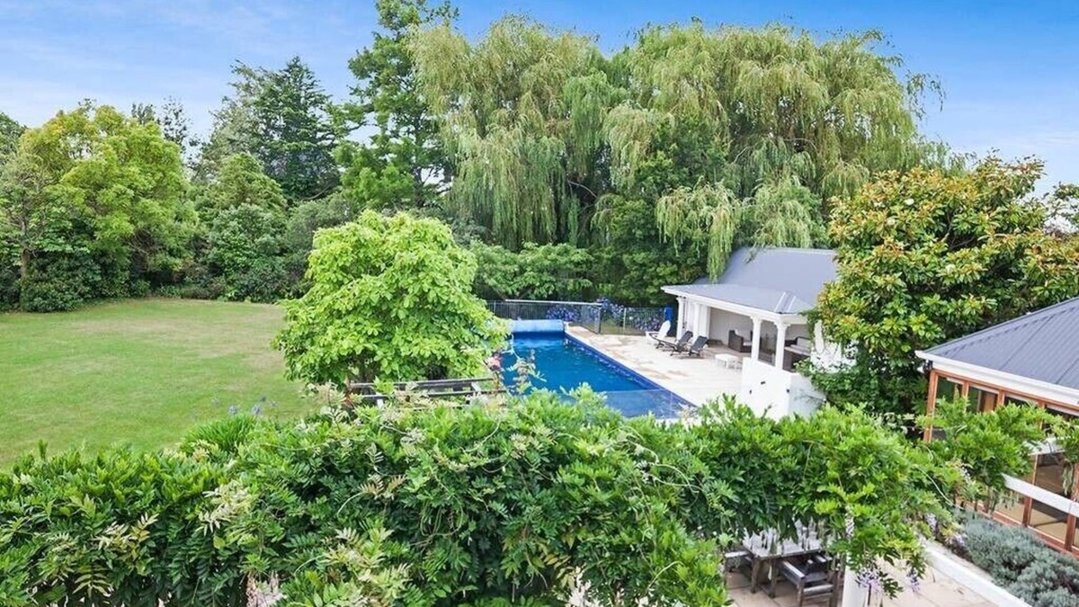 Ilam Cottage | French City Mansion - Christchurch Luxury Home