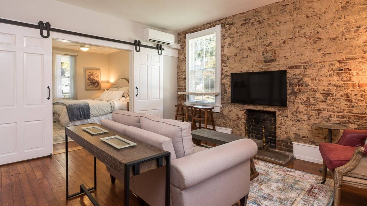 Belmont Apartment | French Cottage Apt | Luxury Extended Stay in Downtown Belmont