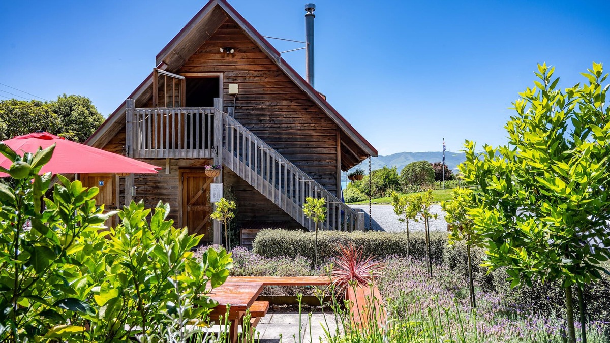 French Farm House | French Peak Loft - French Farm Holiday Home