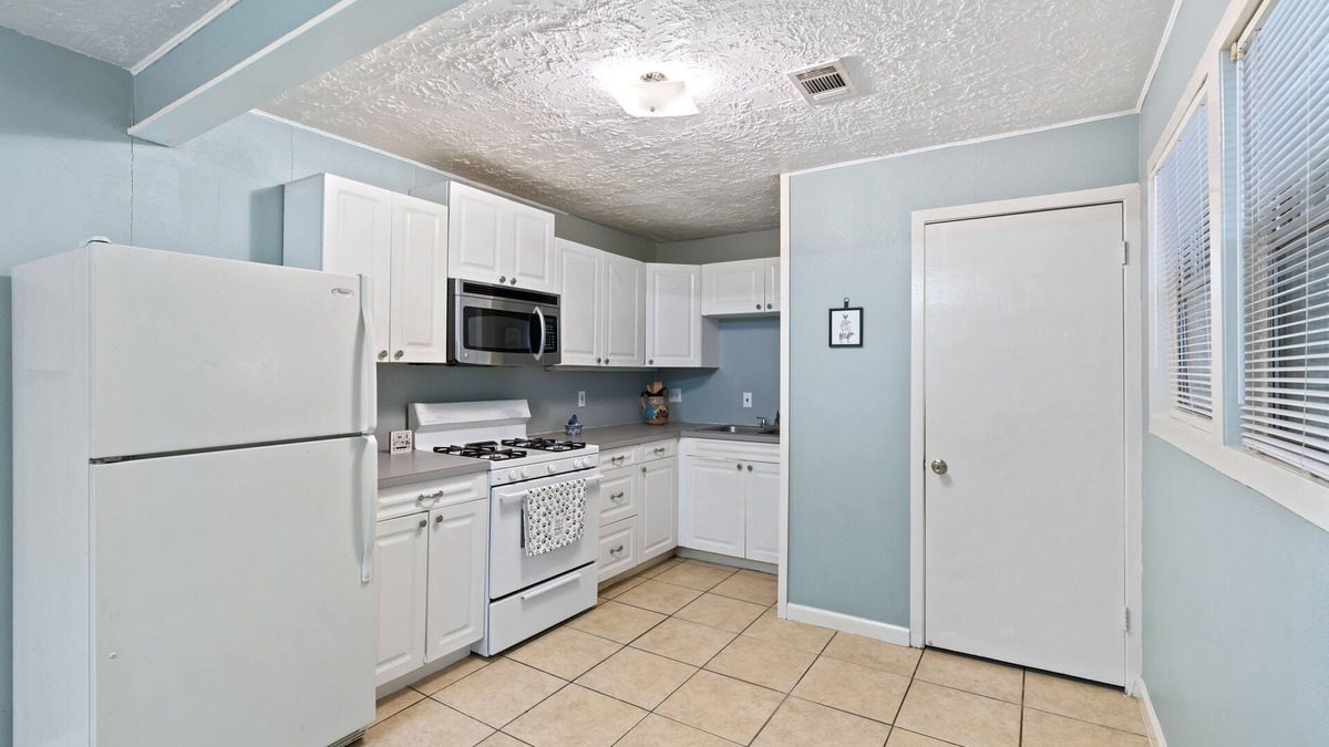 Pasadena Apartment | Fresa Comfy Apt/pet friendly