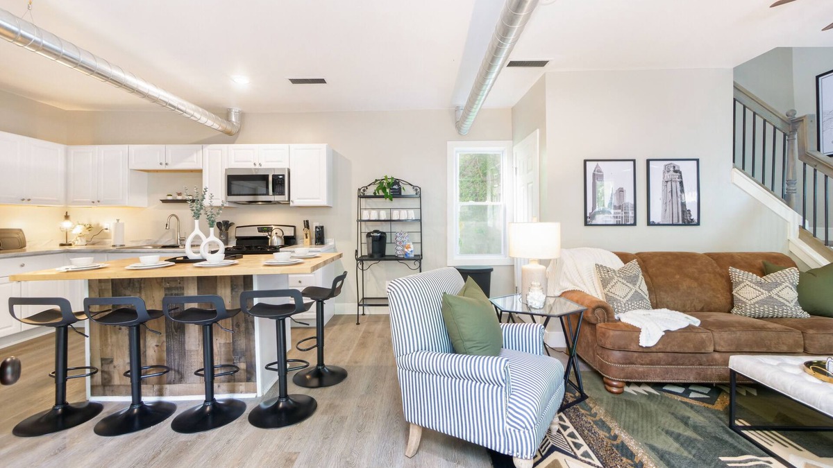 Tremont Apartment | Fresh and Trendy Tremont Getaway