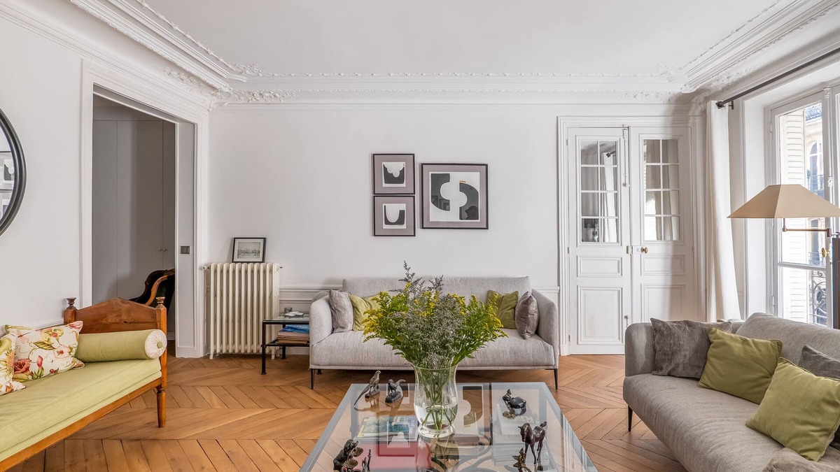 L'Europe Apartment | Fresh as a Daisy, by Veeve