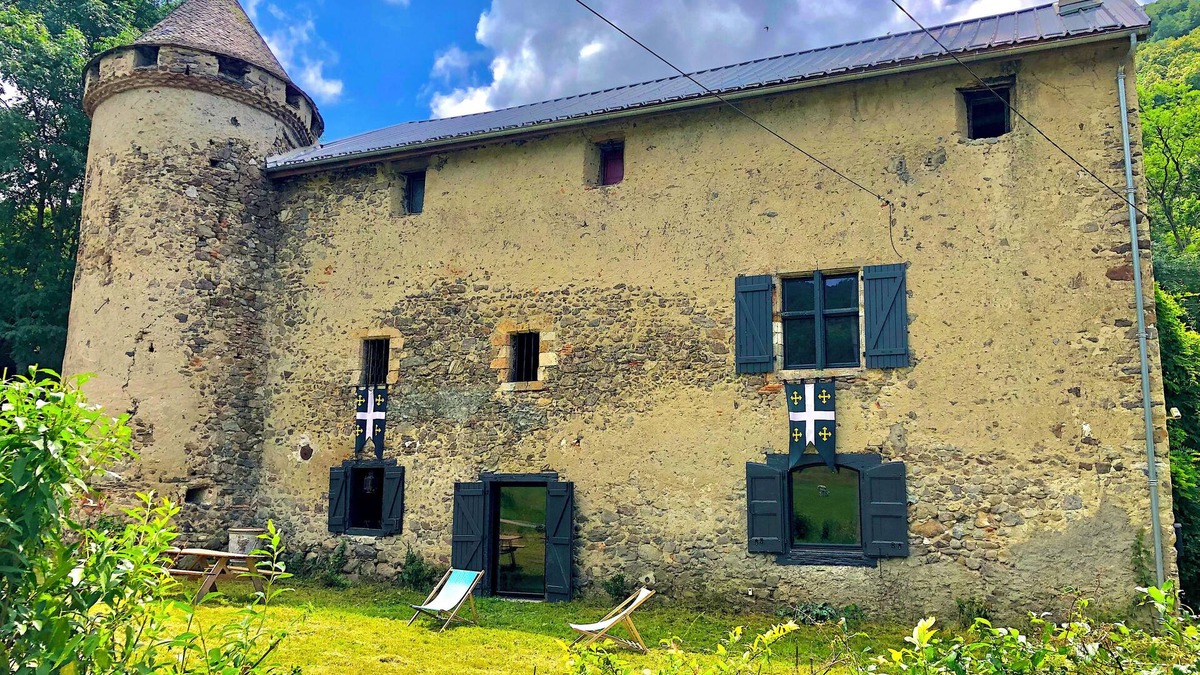 Cazenave-Serres-et-Allens House | Freshness guaranteed perched castle with private river in the heart of nature
