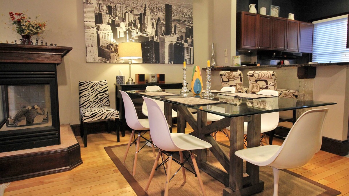 Highland Park Apartment | *Fresh* Modern Triplex in a Classic Boston Row House, Amazing City Views!
