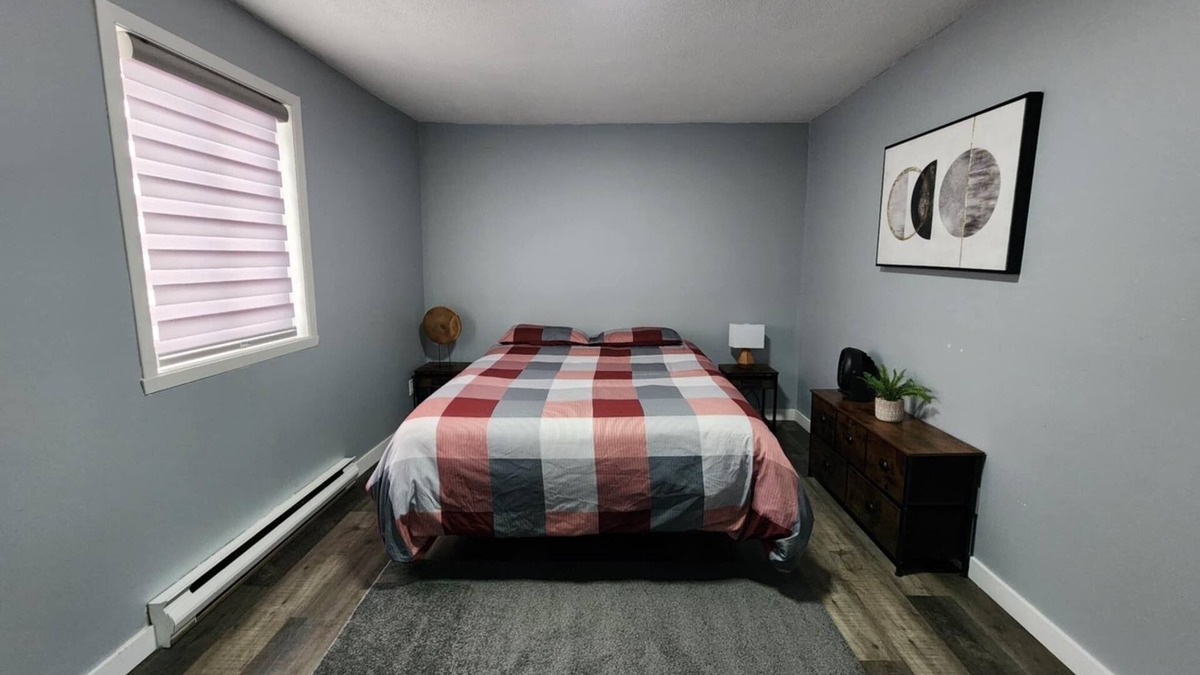 Cornwall Apartment | Freshly Renovated 2 bedroom unit