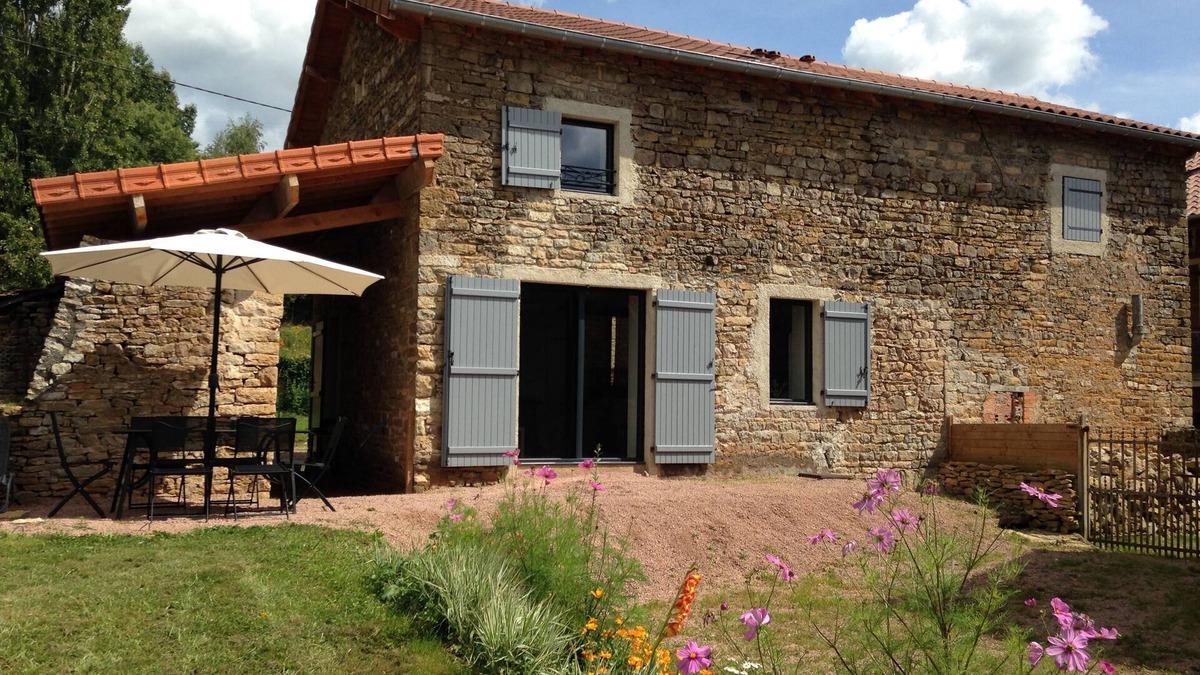 Cortambert Cottage | Freshly renovated barn near Cluny