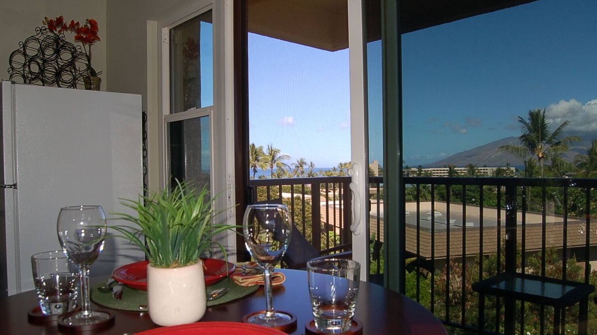 Kihei Condo | Freshly Renovated Corner Studio With View of the Ocean