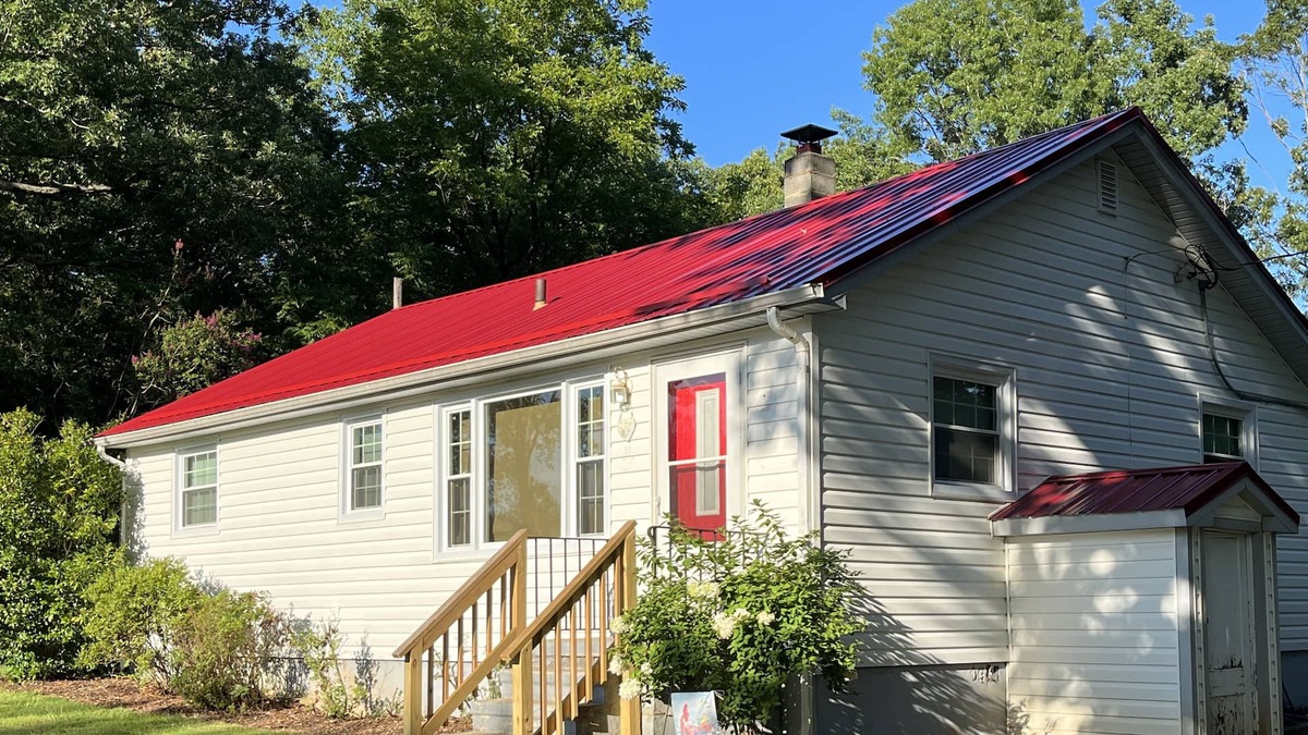 Staunton River Other | Freshly renovated cozy Farm House with quiet country living! Minutes from town!