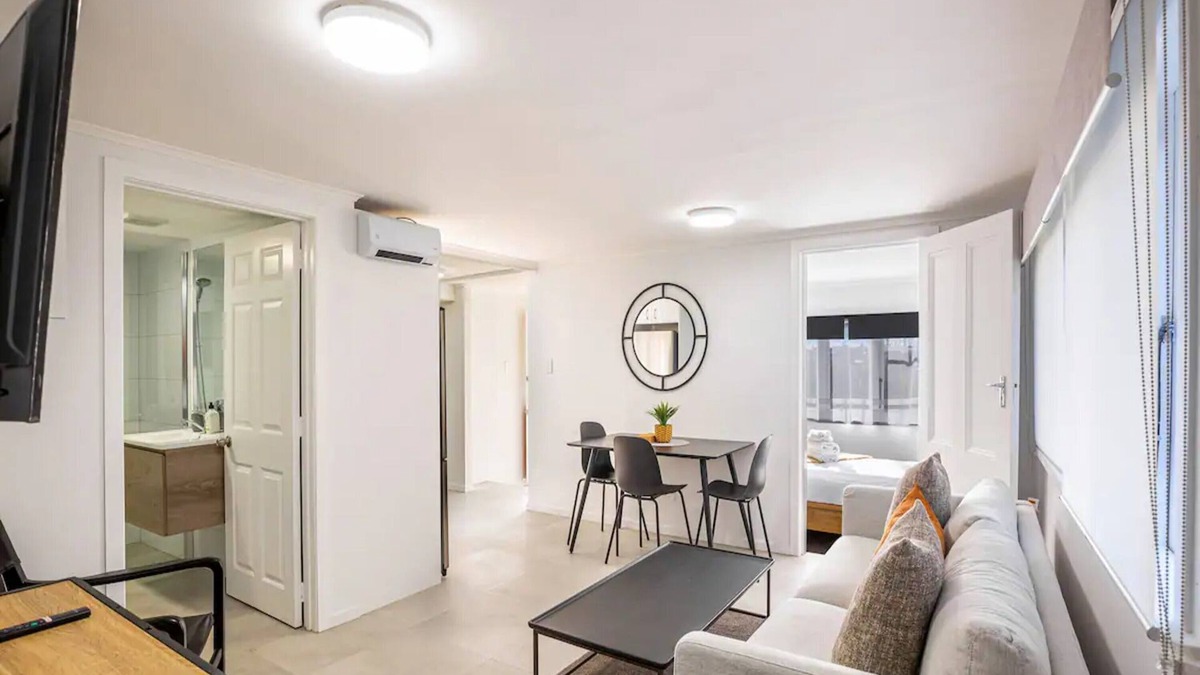 Grey Lynn Apartment | Freshly Renovated Grey Lynn 3Br Unit!