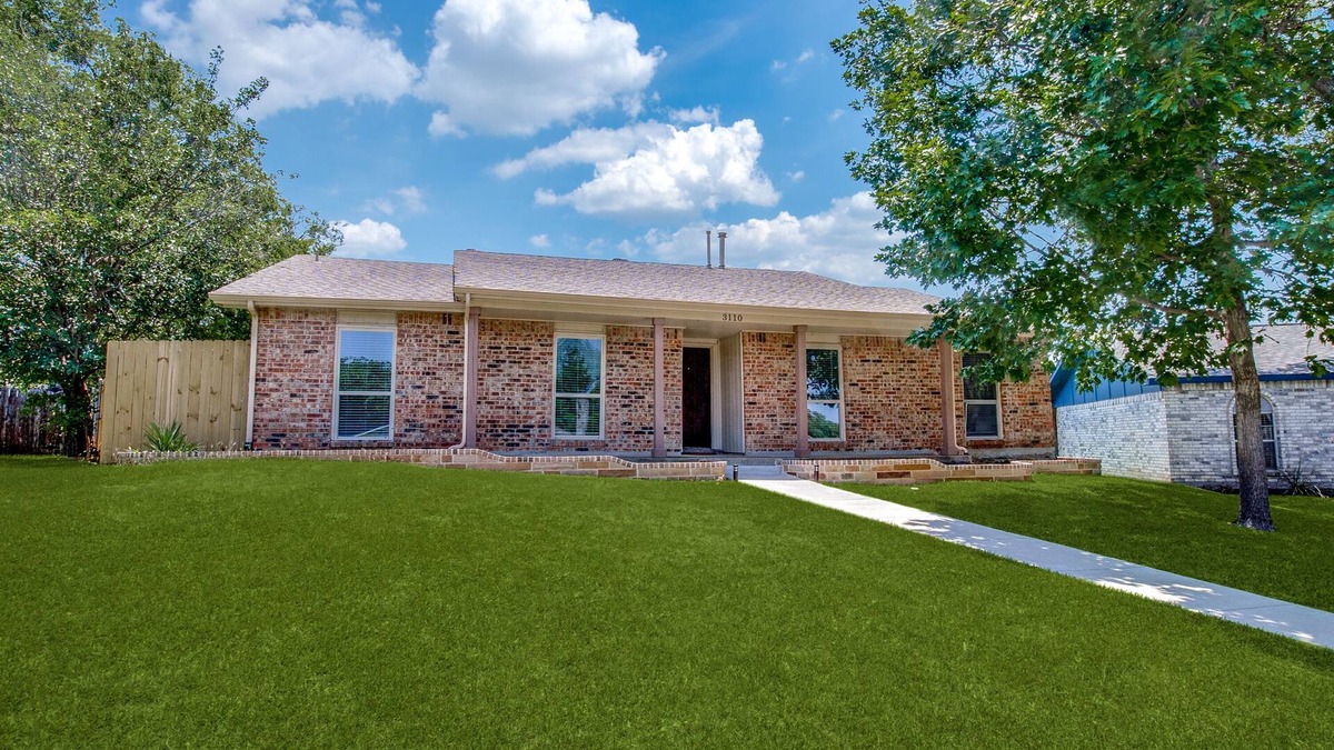 Northeast Carrollton House | FRESHLY renovated home. Carrollton, DFW