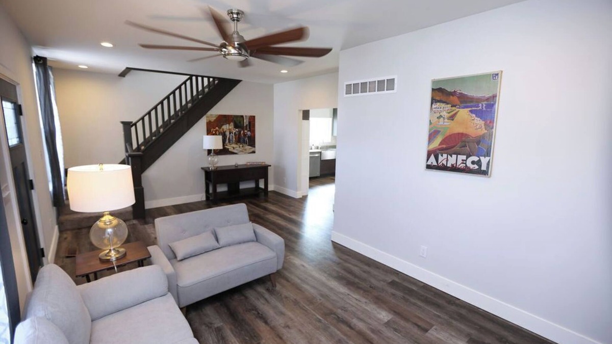 Imperial House | Freshly updated bungalow near Kimmswick and major highways- Prime Location