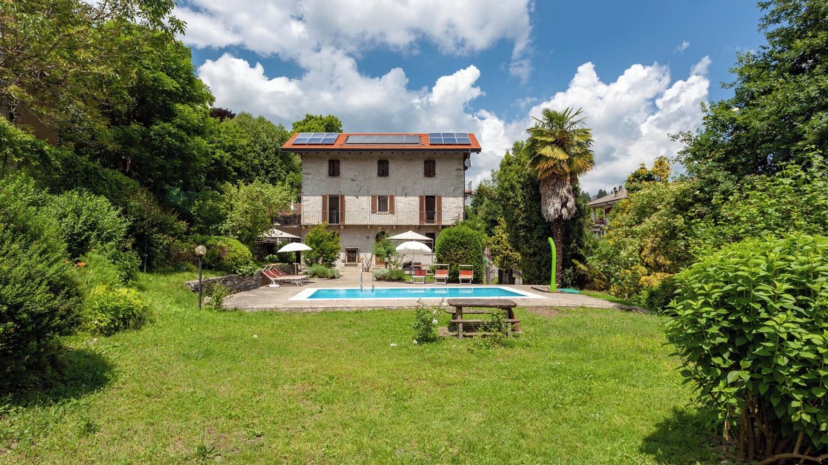 Vacciago Apartment | Frey apt. 1 + Frey apt. 2 at Lake Orta with garden and pool