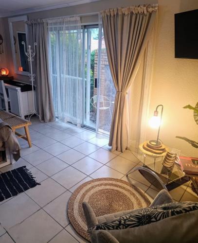 Greater Johannesburg Metropolitan Area Apartment | Freyja's Place - Private cottage sleeps 2 perfect for work or play