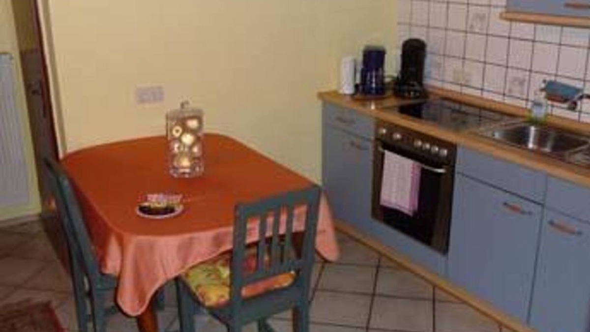 Bendorf Apartment | Friedhelm Meyer-Beer - apartment/apartment, shower, toilet, living room/bedroom