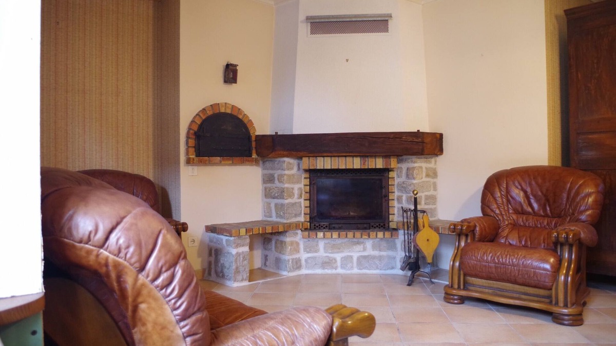 Villevieux Cottage | Friendly Bresse farm, ideal for visiting the region!