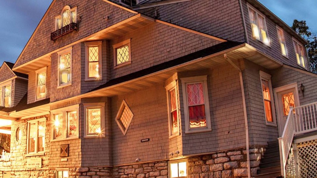 Harrisonburg Bed & Breakfast | Friendly City Inn Bed & Breakfast