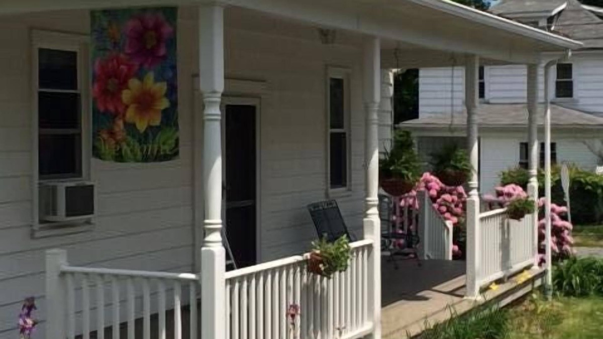 Ligonier House | Friendly home in the heart of Ligonier