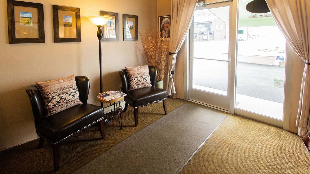 John Day House | Friendly local stay at Dreamers Lodge John Day Oregon.