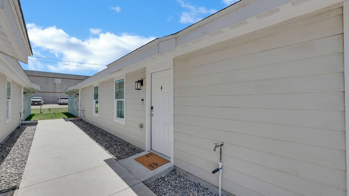 Harlingen Apartment | Friendly priced two-bedroom, two-bathroom apartment. Long-term stays accepted