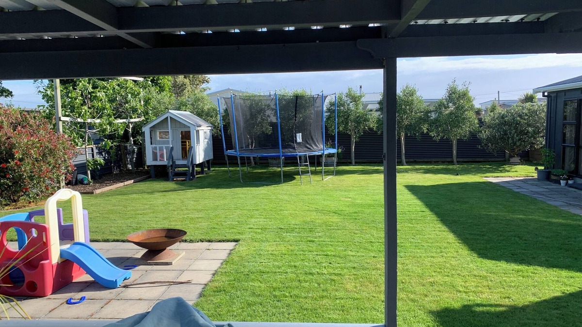 Foxton Beach House | Friends and Family Fun Times at Foxton Beach