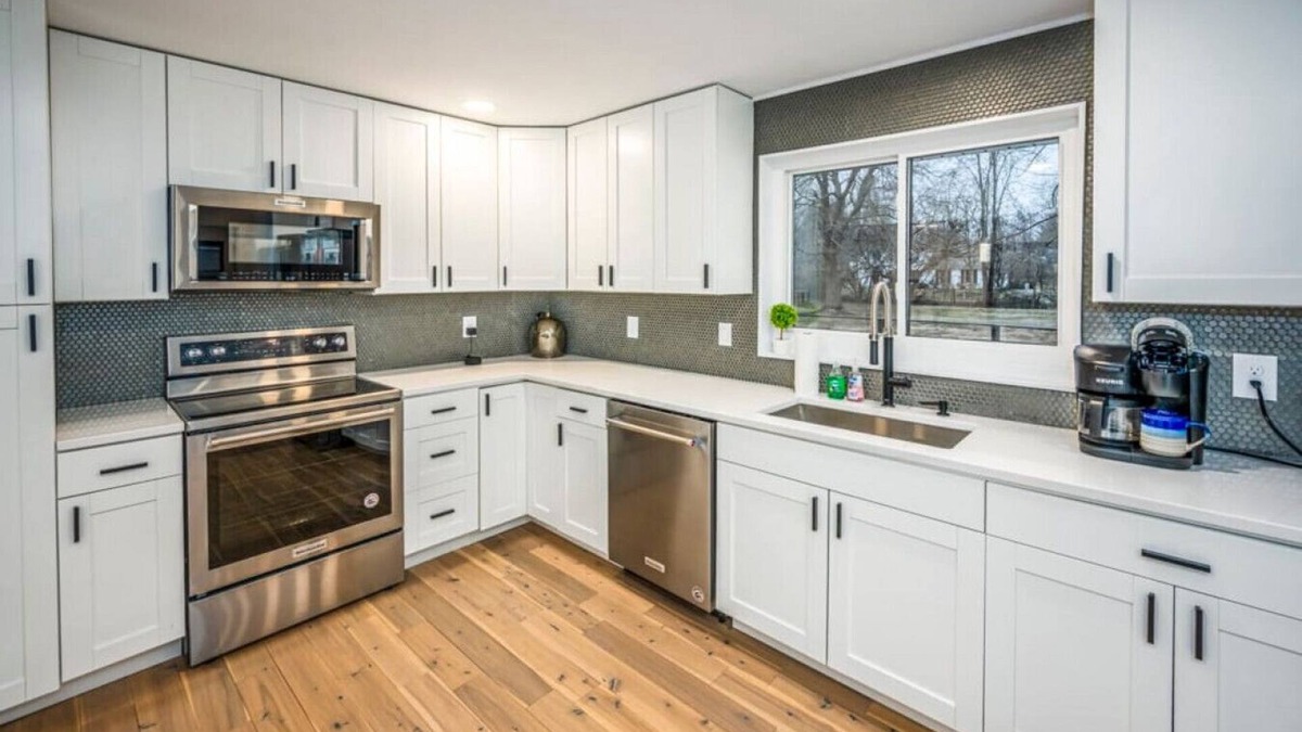 The Village of Indian Hill House | Friends and Family Lg Luxury Home Near Indian Hill, 6 bedrooms