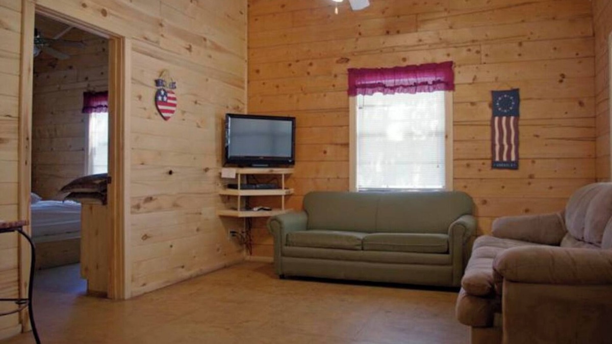 Leakey Cabin | Frio Pecan Farm Log Cabins 1-17
