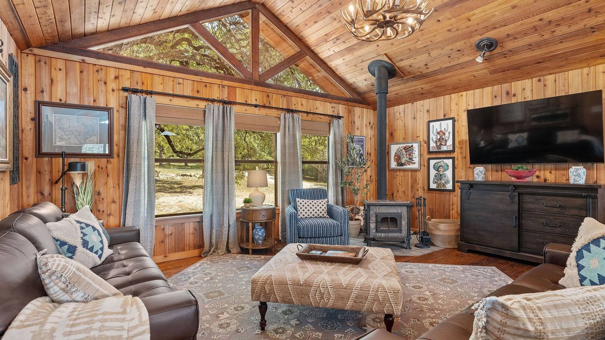 Leakey House | Frio Riverfront Home with Bunk House!