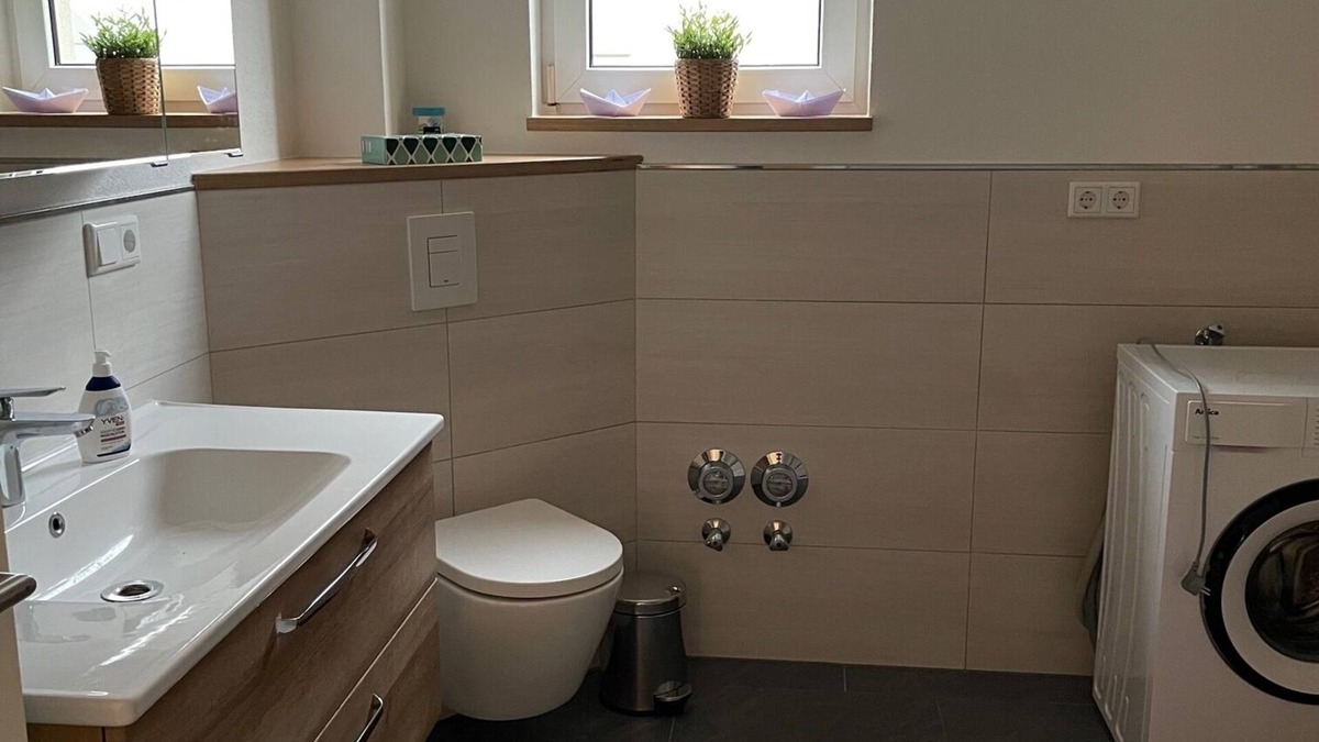 Dittelbrunn Apartment | Frisch Sanierte Ferienwohnung für bis zu 4 Pers. in Ruhiger und Zentraler Lage