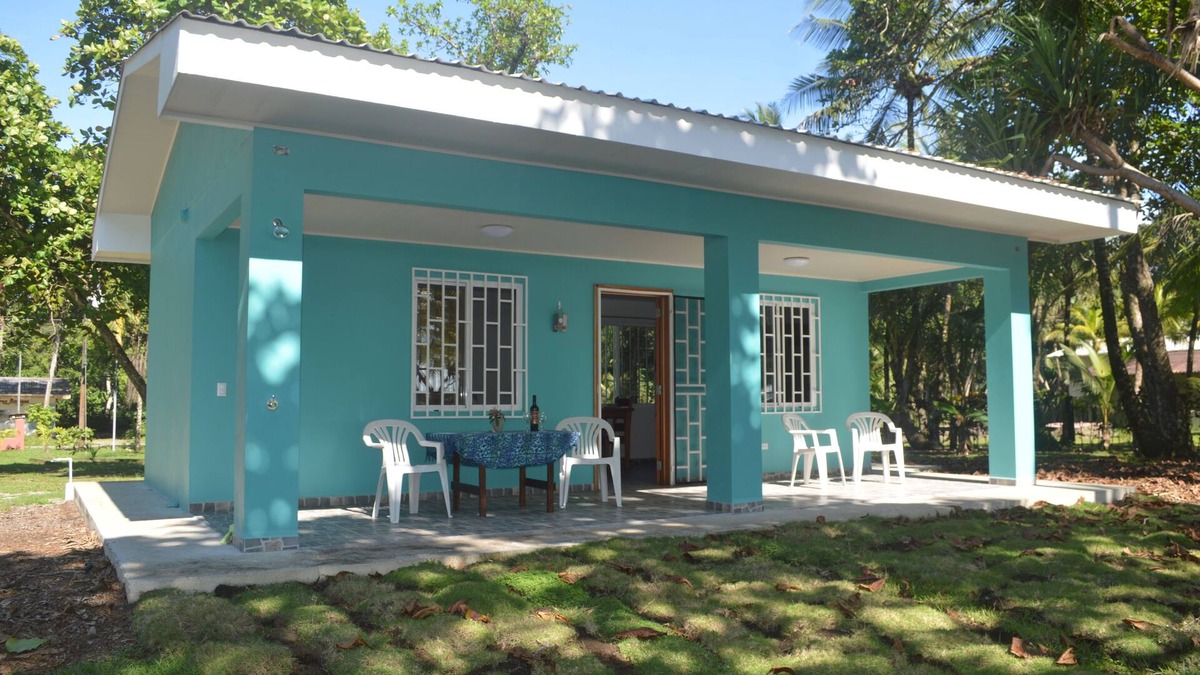 Quebrada La Gamba House | Frith Estate Beachfront Cabin Surfer's Dream!