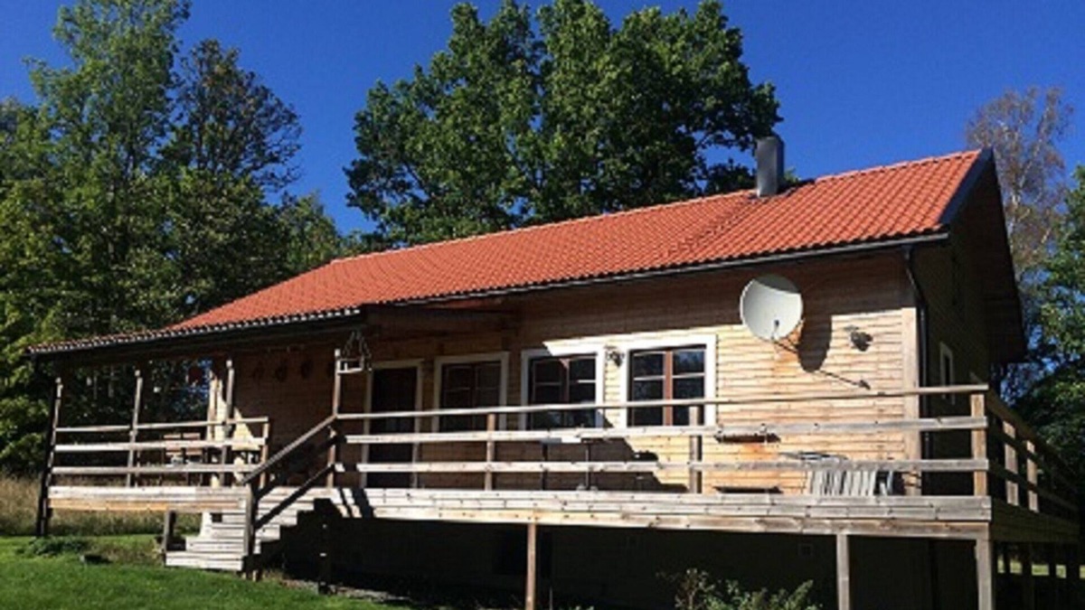 Fagerhult Villa | Fritidshus by lake in Kalmar County