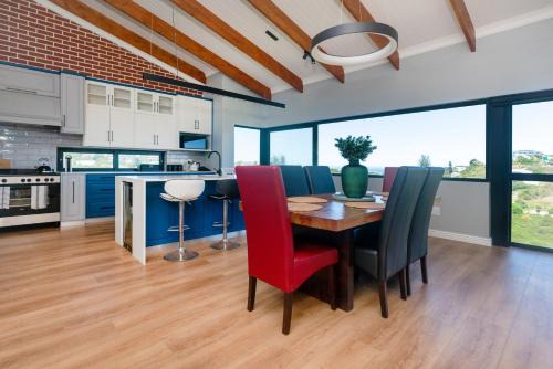 Brenton-on-Sea Villa | Friznite