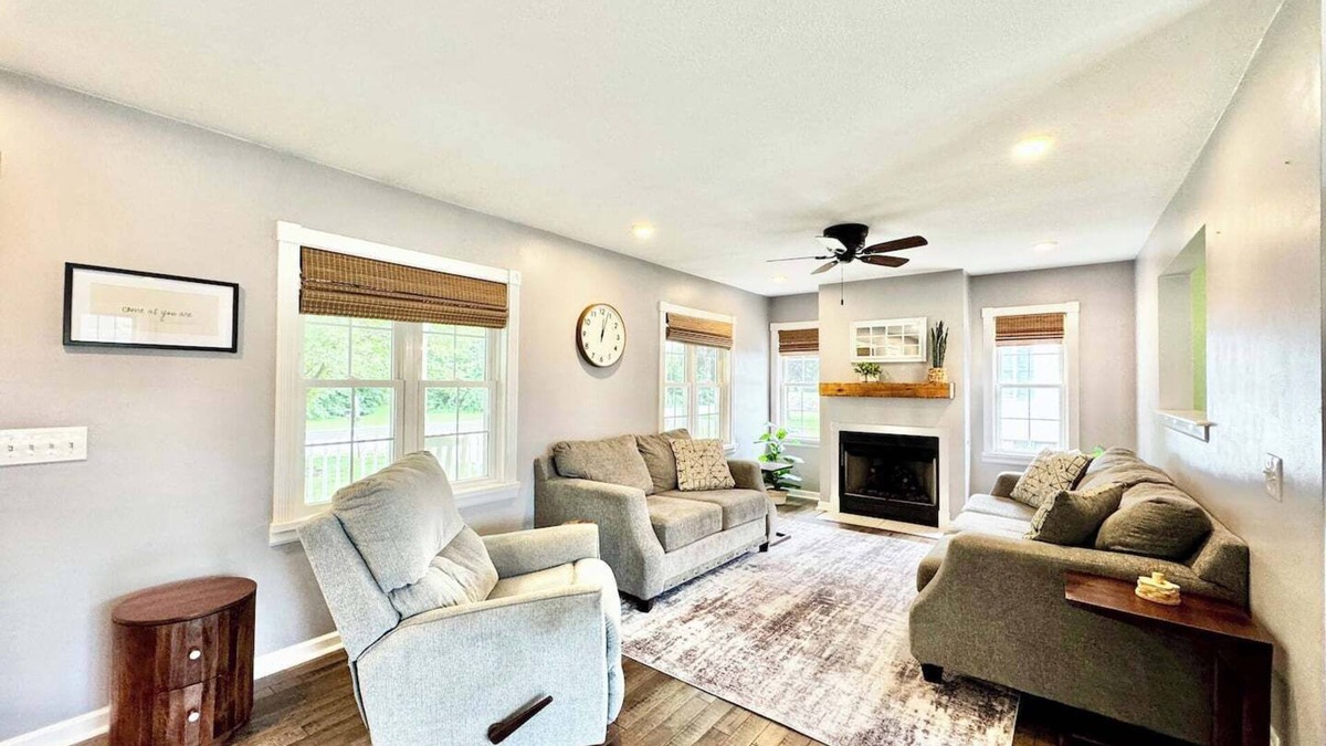 Marion House | From the moment you step onto our huge, inviting front porch, you'll feel your stress melt away