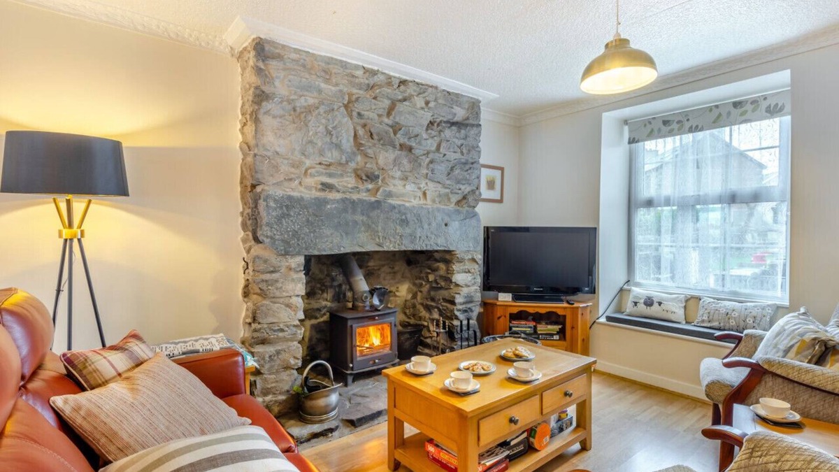 Tanygrisiau House | Fron Hyfryd - Three Bedroom House, Sleeps 6