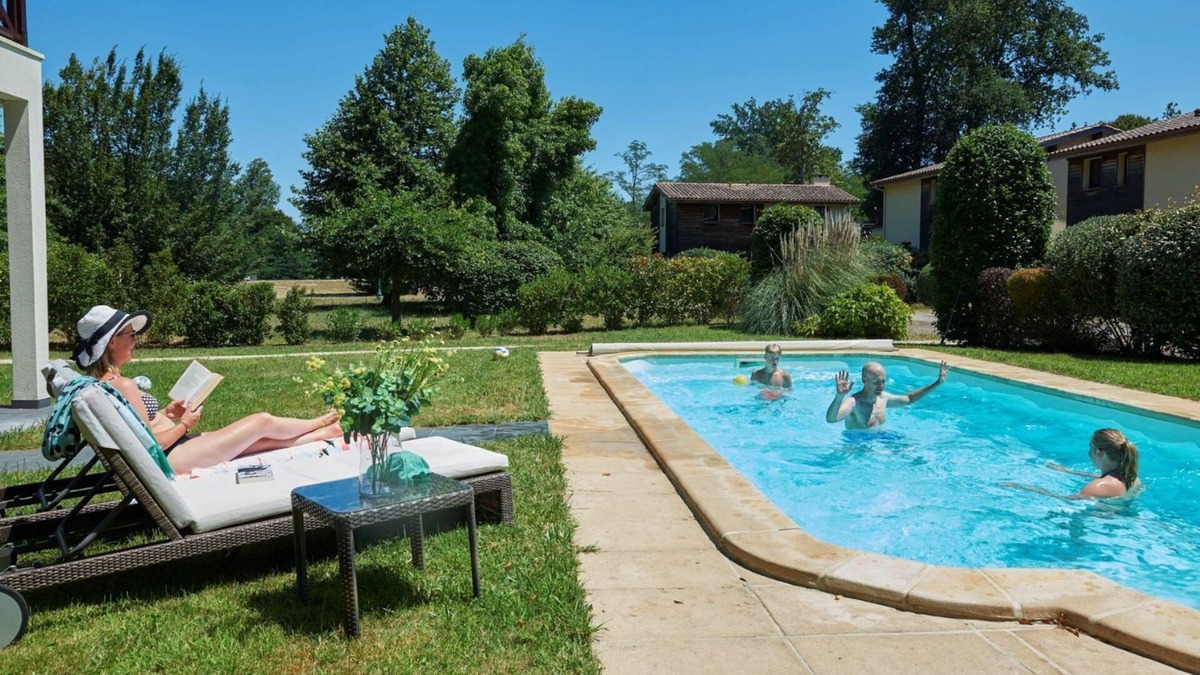 Salles Ski Chalet | Fronsac Deluxe Piscine 6p