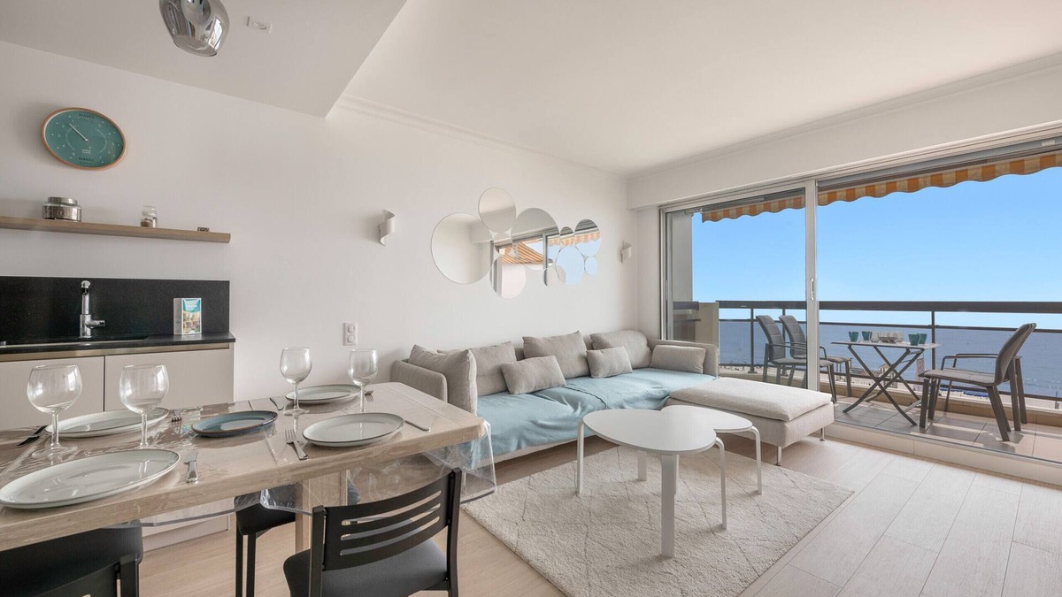 La Baule-Escoublac Apartment | Front and sea view for 4 - 20m La Baule beach