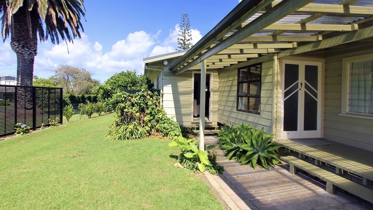 Hahei Cottage | Front Bach Hideaway - Hahei Holiday Home