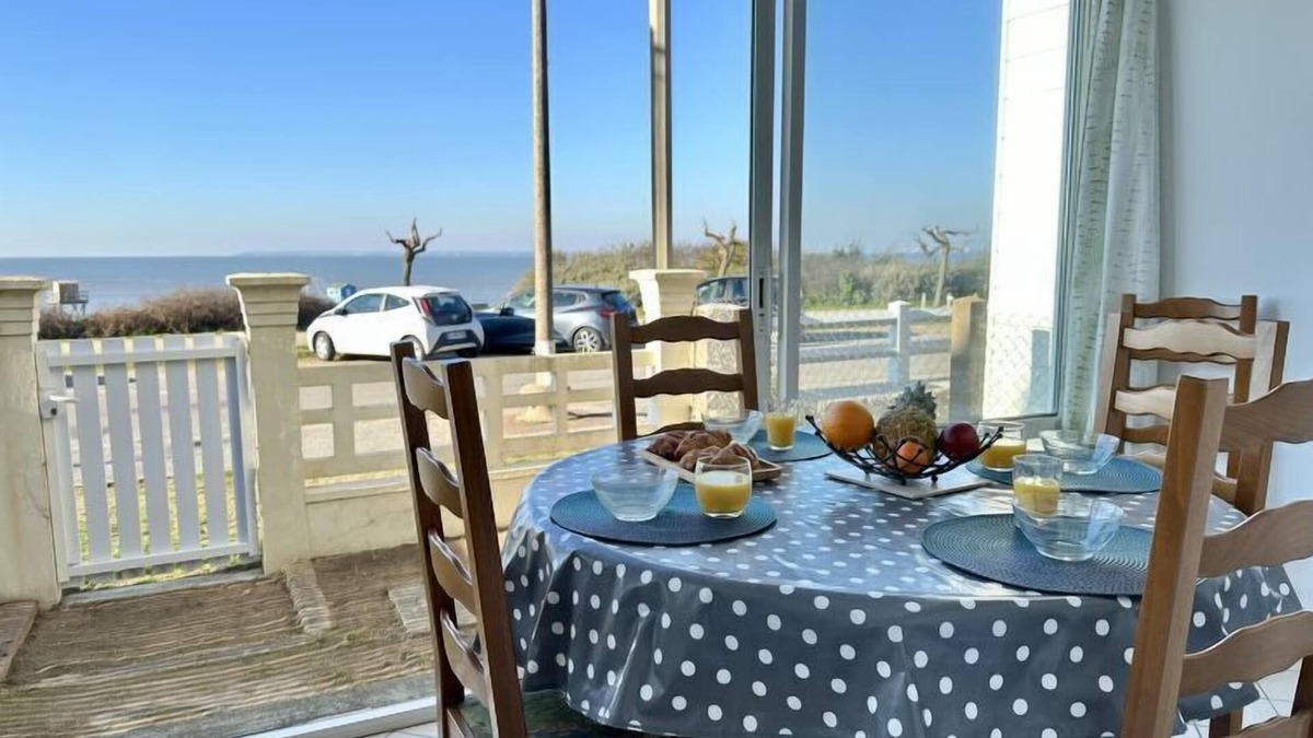 Tharon-Plage House | Front de Mer by Interhome