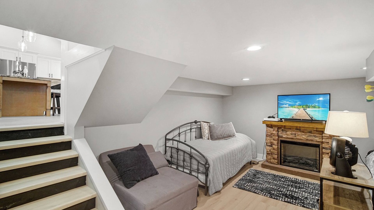 Koontz Lake House | Front Lake home with 4 bedrooms and 3.5 baths in Koontz Lake