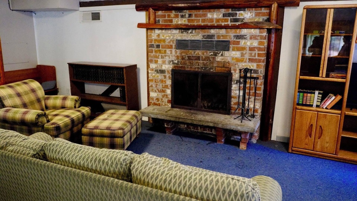 Ashford Cabin | Front lodge - 0.4 miles from Mt. Rainier entrance
