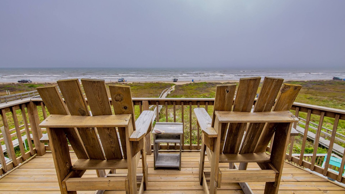 Surfside Beach House | FRONT ROW SEATS TO THE GULF OF AMERICA! There's No Better View TOTAL RENOVATION