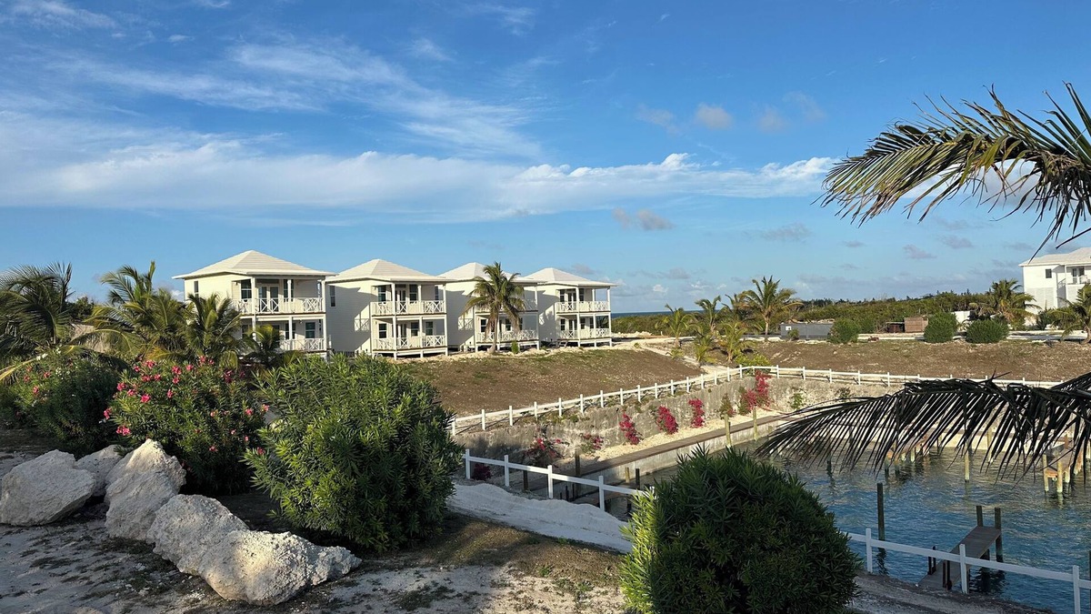 Great Guana Cay Villa | Front-row views of the marina and the peaceful charm of Great Guana Cay